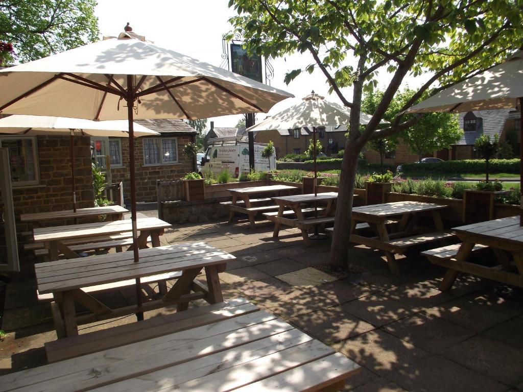 Horse & Groom Inn Milcombe エクステリア 写真