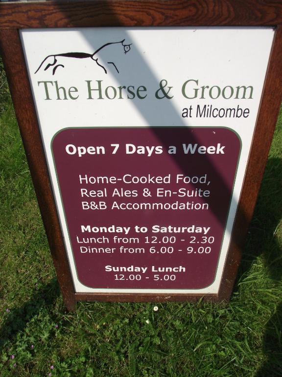 Horse & Groom Inn Milcombe エクステリア 写真